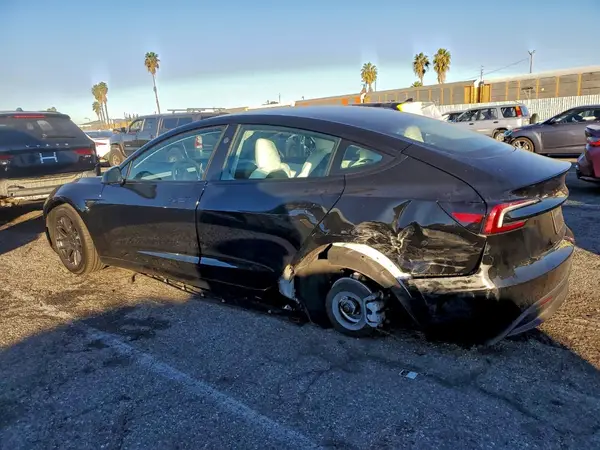 5YJ3E1EAXSF906005 2025 TESLA MODEL 3 - Image 2