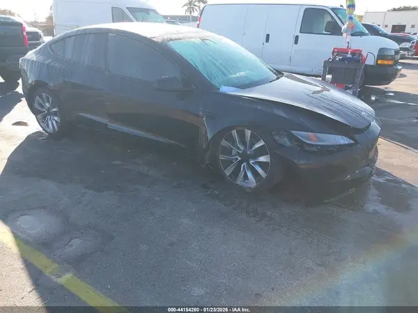 5YJ3E1EAXSF908272 2025 TESLA MODEL 3 - Image 1