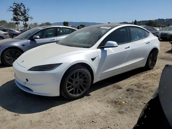 5YJ3E1EAXSF914864 2025 TESLA MODEL 3 - Image 1
