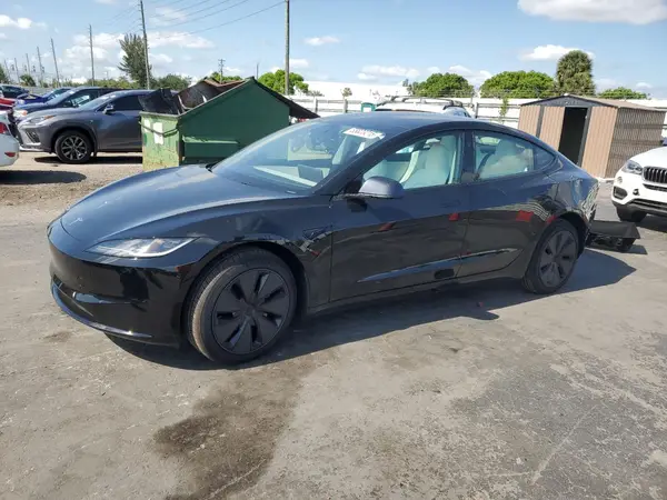 5YJ3E1EAXSF934676 2025 TESLA MODEL 3 - Image 1