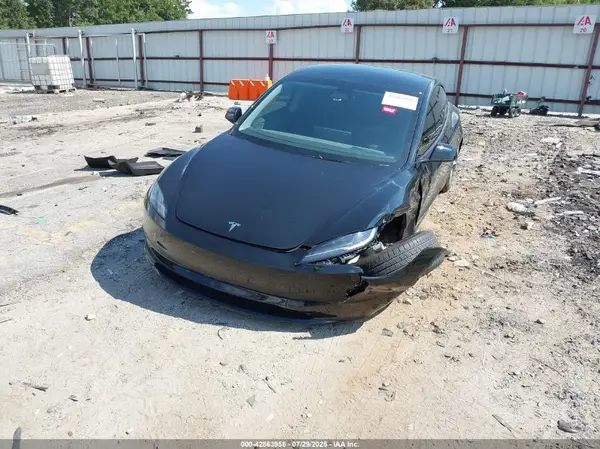 5YJ3E1EAXSF939750 2025 TESLA MODEL 3 - Image 2