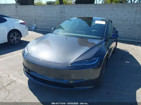 5YJ3E1EAXSF940137 2025 TESLA MODEL 3 - Image 2