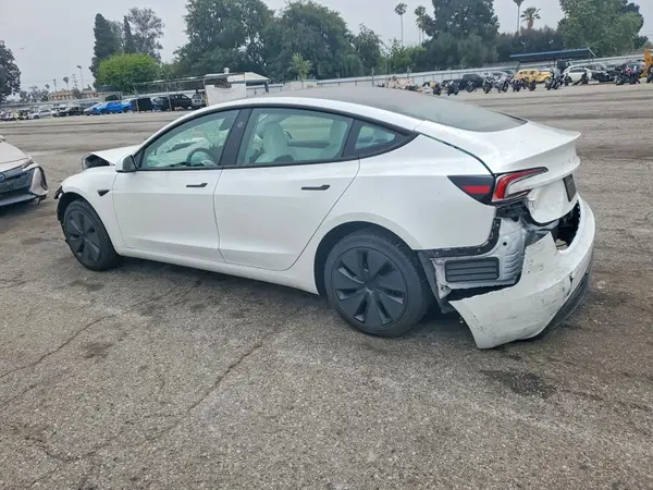 5YJ3E1EAXSF943006 2025 TESLA MODEL 3 - Image 2
