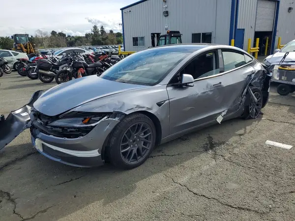 5YJ3E1EAXSF943619 2025 TESLA MODEL 3 - Image 1