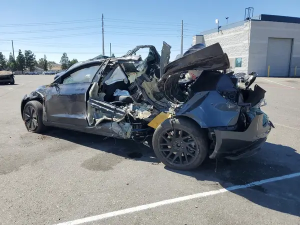 5YJ3E1EAXSF966477 2025 TESLA MODEL 3 - Image 2