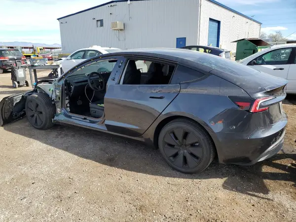 5YJ3E1EAXSF967046 2025 TESLA MODEL 3 - Image 2