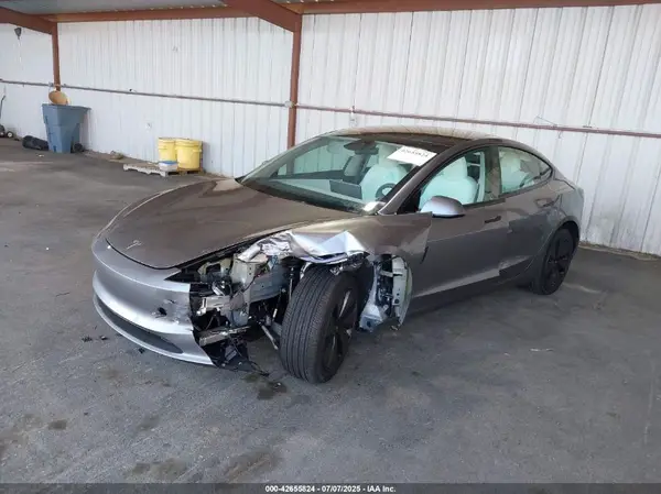 5YJ3E1EAXSF967631 2025 TESLA MODEL 3 - Image 2