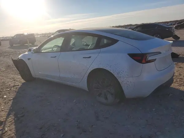 5YJ3E1EAXSF968679 2025 TESLA MODEL 3 - Image 2