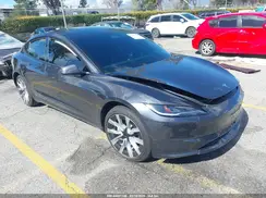 5YJ3E1EAXSF970724 2025 TESLA MODEL 3