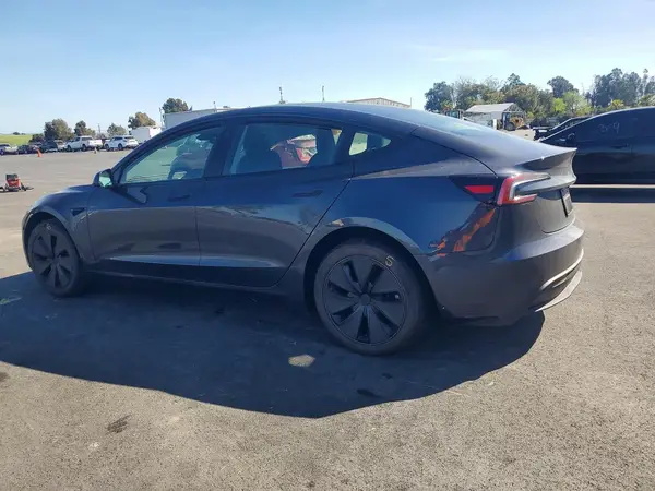 5YJ3E1EAXSF970884 2025 TESLA MODEL 3 - Image 2