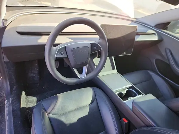 5YJ3E1EAXSF971940 2025 TESLA MODEL 3 - Image 8