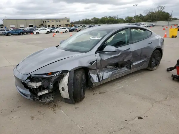 5YJ3E1EAXSF975440 2025 TESLA MODEL 3 - Image 1