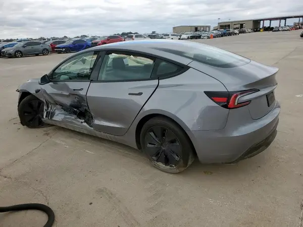 5YJ3E1EAXSF975440 2025 TESLA MODEL 3 - Image 2