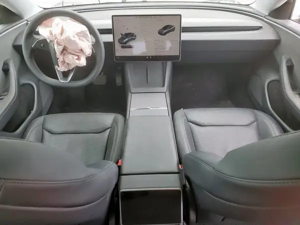 5YJ3E1EAXSF975440 2025 TESLA MODEL 3 - Image 8