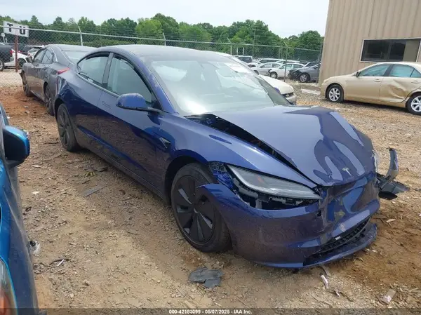 5YJ3E1EAXSF976457 2025 TESLA MODEL 3 - Image 1