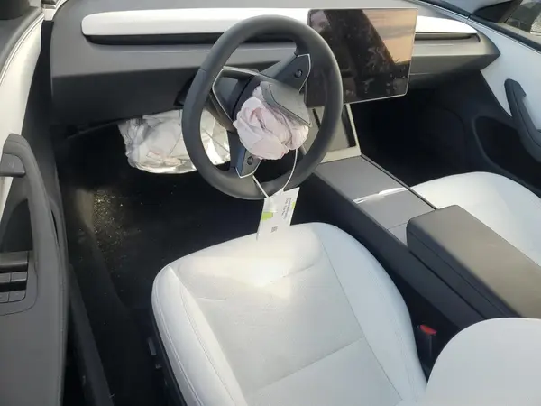 5YJ3E1EAXSF985210 2025 TESLA MODEL 3 - Image 8