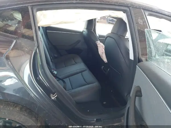 5YJ3E1EAXSF988818 2025 TESLA MODEL 3 - Image 8