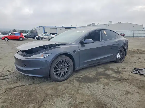 5YJ3E1EAXSF992352 2025 TESLA MODEL 3 - Image 1