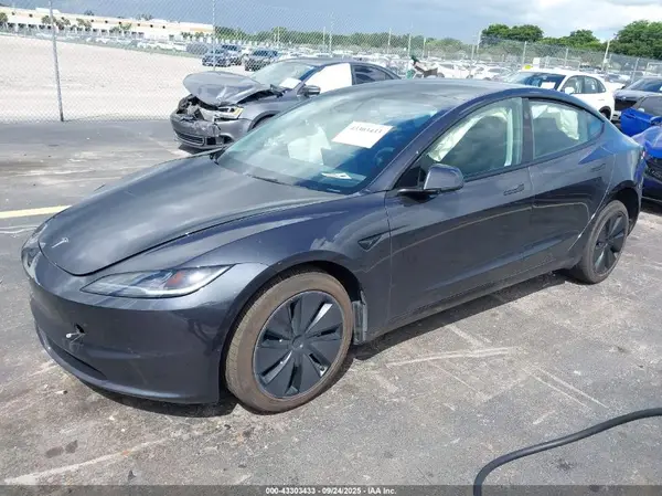 5YJ3E1EAXSF993470 2025 TESLA MODEL 3 - Image 2