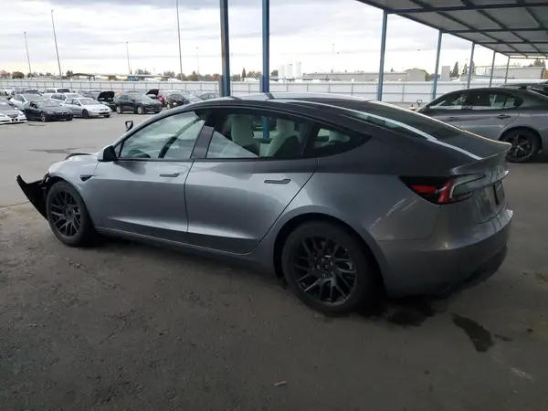 5YJ3E1EAXSF993954 2025 TESLA MODEL 3 - Image 2
