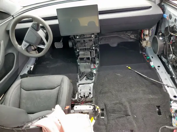 5YJ3E1EAXSF994019 2025 TESLA MODEL 3 - Image 8