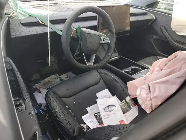 5YJ3E1EAXSF998040 2025 TESLA MODEL 3 - Image 8
