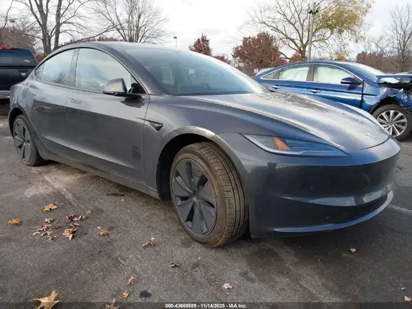 5YJ3E1EAXSF998782 2025 TESLA MODEL 3 - Image 1