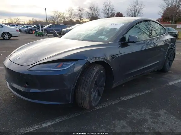 5YJ3E1EAXSF998782 2025 TESLA MODEL 3 - Image 2