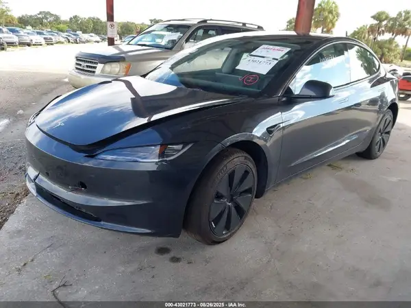 5YJ3E1EAXSF999639 2025 TESLA MODEL 3 - Image 2