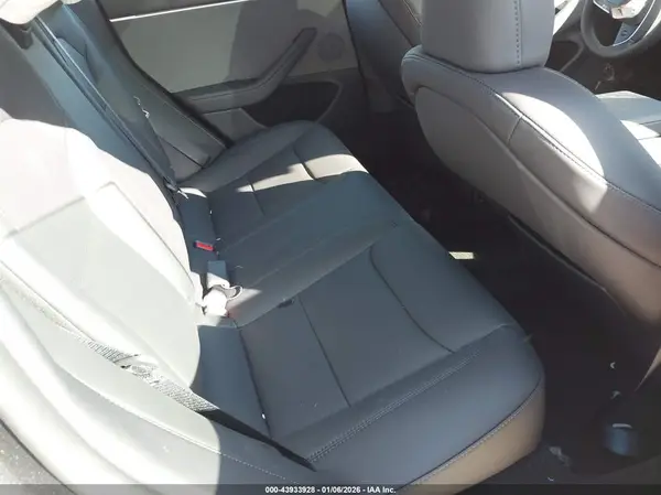 5YJ3E1EAXTF116379 2026 TESLA MODEL 3 - Image 8