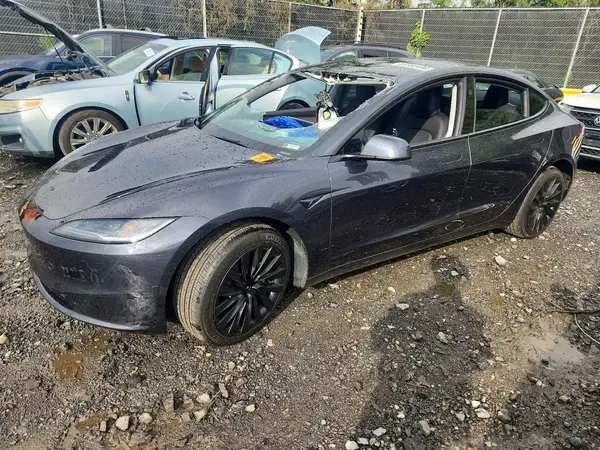 5YJ3E1EAXTF149298 2026 TESLA MODEL 3 - Image 1
