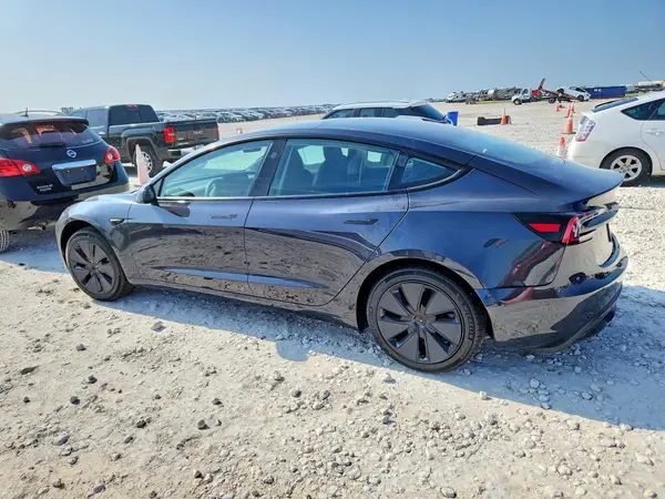 5YJ3E1EAXTF155621 2026 TESLA MODEL 3 - Image 2