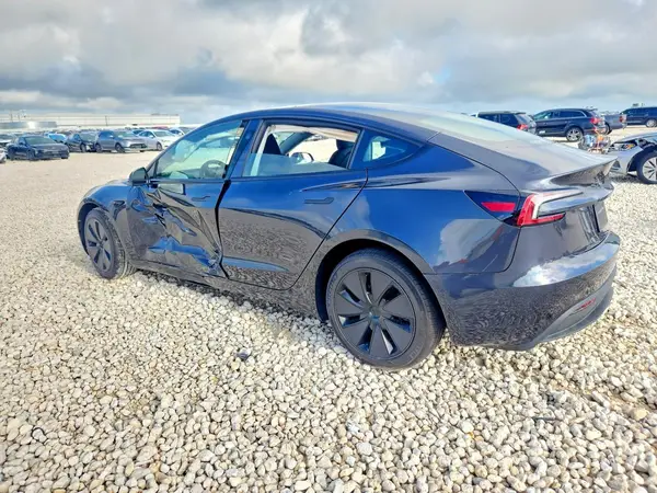 5YJ3E1EAXTF158485 2026 TESLA MODEL 3 - Image 2