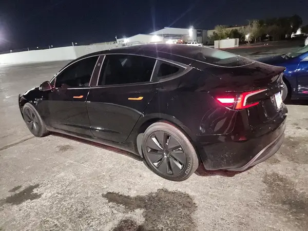 5YJ3E1EAXTF171673 2026 TESLA MODEL 3 - Image 2