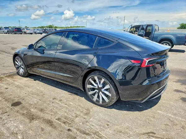 5YJ3E1EAXTF172497 2026 TESLA MODEL 3 - Image 2