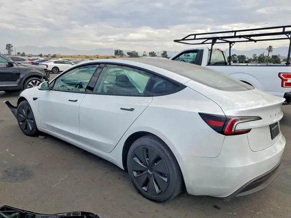 5YJ3E1EAXTF174203 2026 TESLA MODEL 3 - Image 2