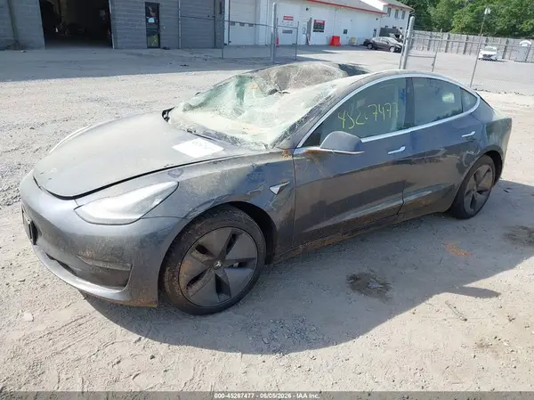 5YJ3E1EB0JF054349 2018 TESLA MODEL 3 - Image 2