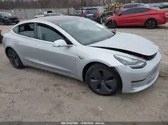 5YJ3E1EB0JF064542 2018 TESLA MODEL 3