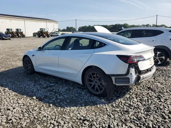 5YJ3E1EB0JF066856 2018 TESLA MODEL 3 - Image 2