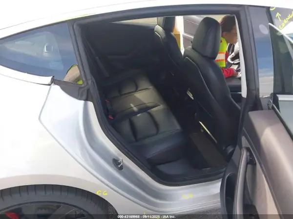 5YJ3E1EB0JF072155 2018 TESLA MODEL 3 - Image 8