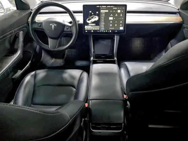 5YJ3E1EB0JF073886 2018 TESLA MODEL 3 - Image 8