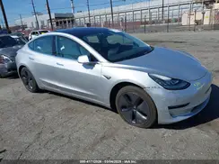 5YJ3E1EB0JF074830 2018 TESLA MODEL 3