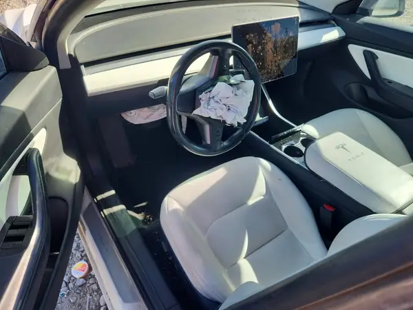5YJ3E1EB0JF074875 2018 TESLA MODEL 3 - Image 8
