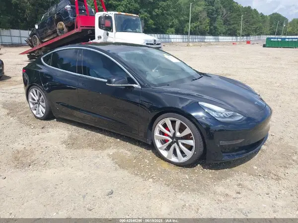 5YJ3E1EB0JF078750 2018 TESLA MODEL 3 - Image 1