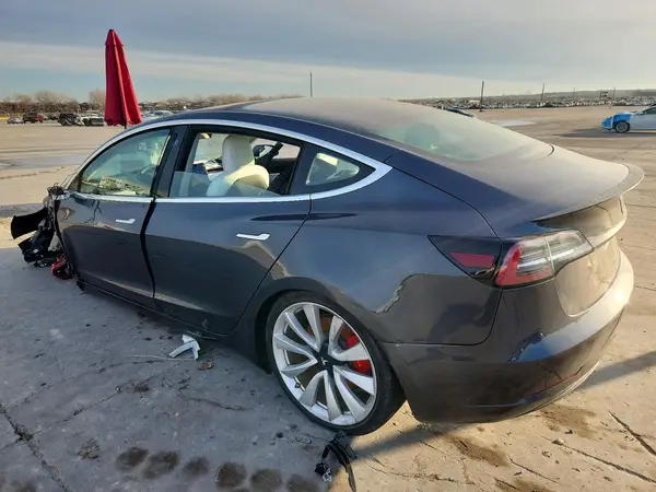 5YJ3E1EB0JF080997 2018 TESLA MODEL 3 - Image 2