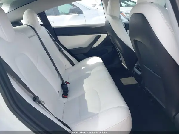 5YJ3E1EB0JF086301 2018 TESLA MODEL 3 - Image 8