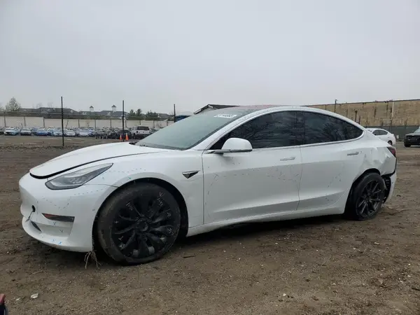 5YJ3E1EB0JF086377 2018 TESLA MODEL 3 - Image 1
