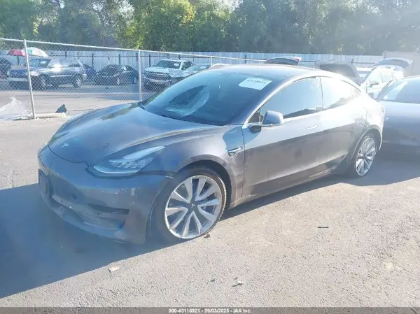 5YJ3E1EB0JF086945 2018 TESLA MODEL 3 - Image 2