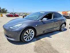 5YJ3E1EB0JF087013 2018 TESLA MODEL 3