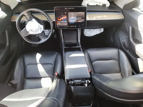 5YJ3E1EB0JF088825 2018 TESLA MODEL 3 - Image 8
